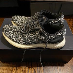 Black and White Adidas Ultra Boosts Size 9
